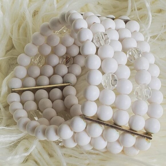 Memory Wrap White Beads Wire Bracelet. 🌴 - Picture 5 of 5